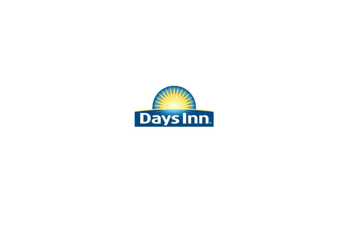 Days Inn By Wyndham West Rapid Stadt Exterior foto